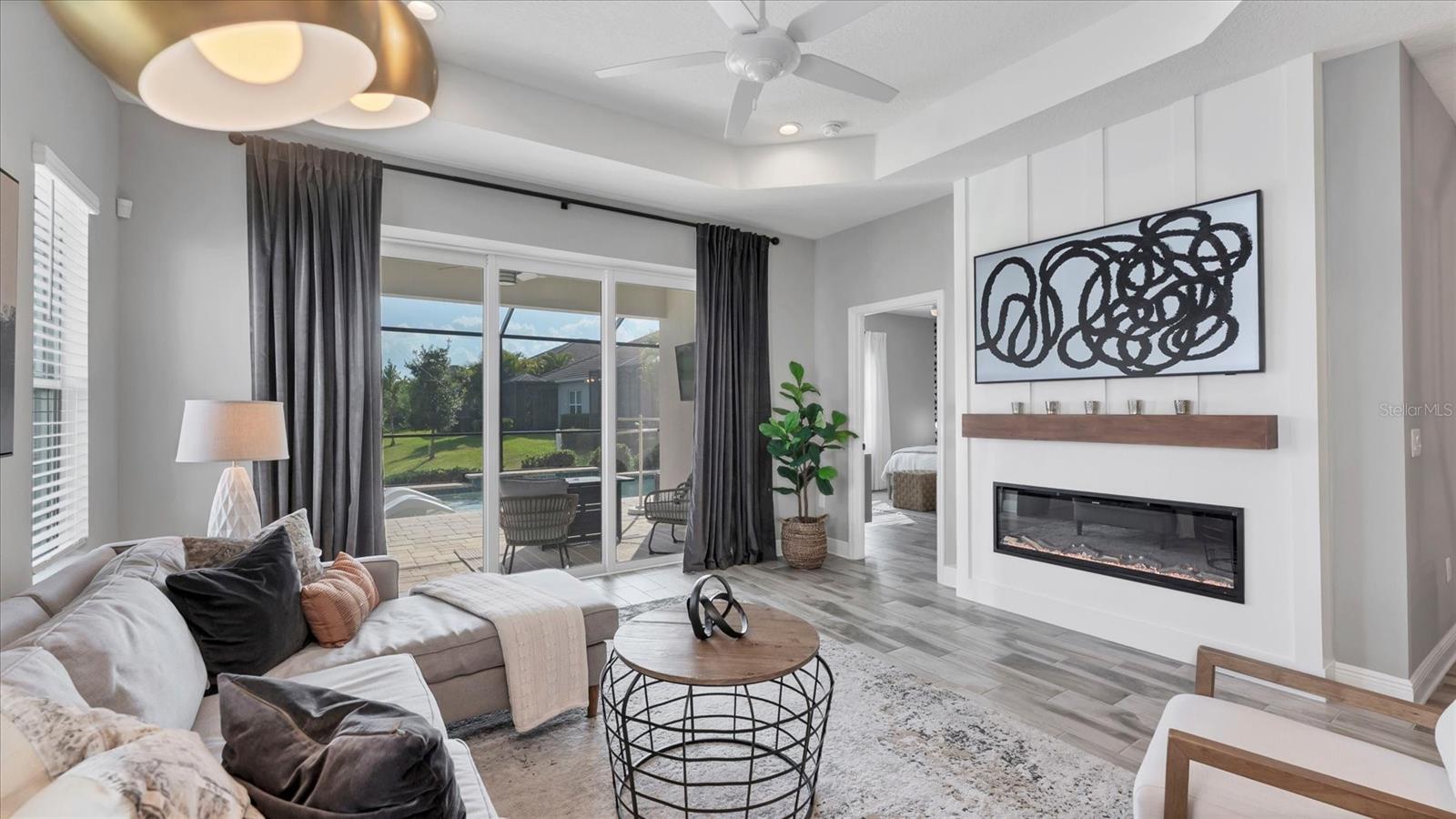 Image 9 of 72 For 12949 True Blue Circle