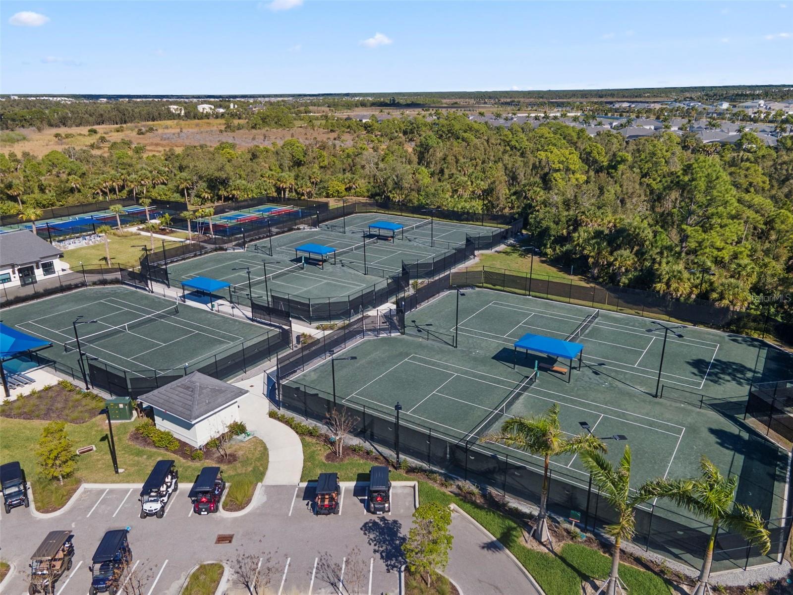 Image 37 of 48 For 12240 Wellen Golf Street 104