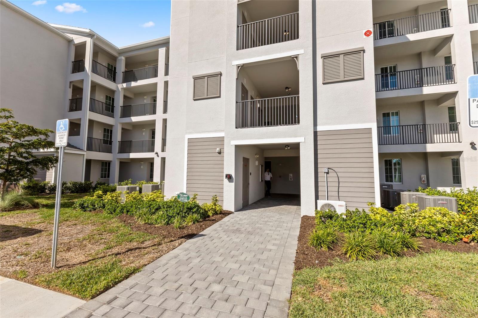 Image 46 of 48 For 12240 Wellen Golf Street 104