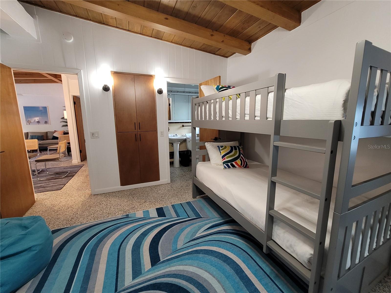 Image 21 of 34 For 8010 Marina Drive