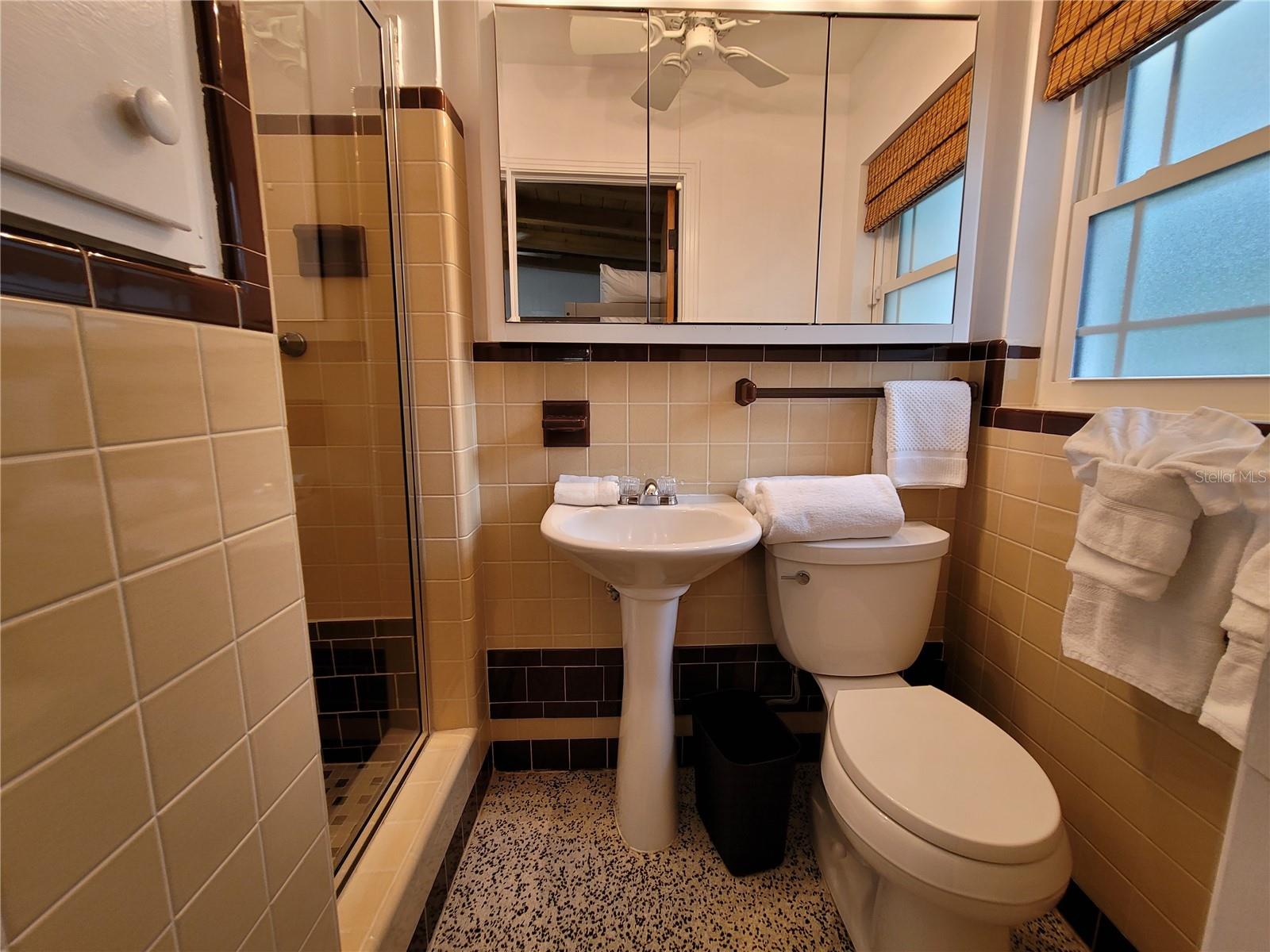 Image 22 of 34 For 8010 Marina Drive