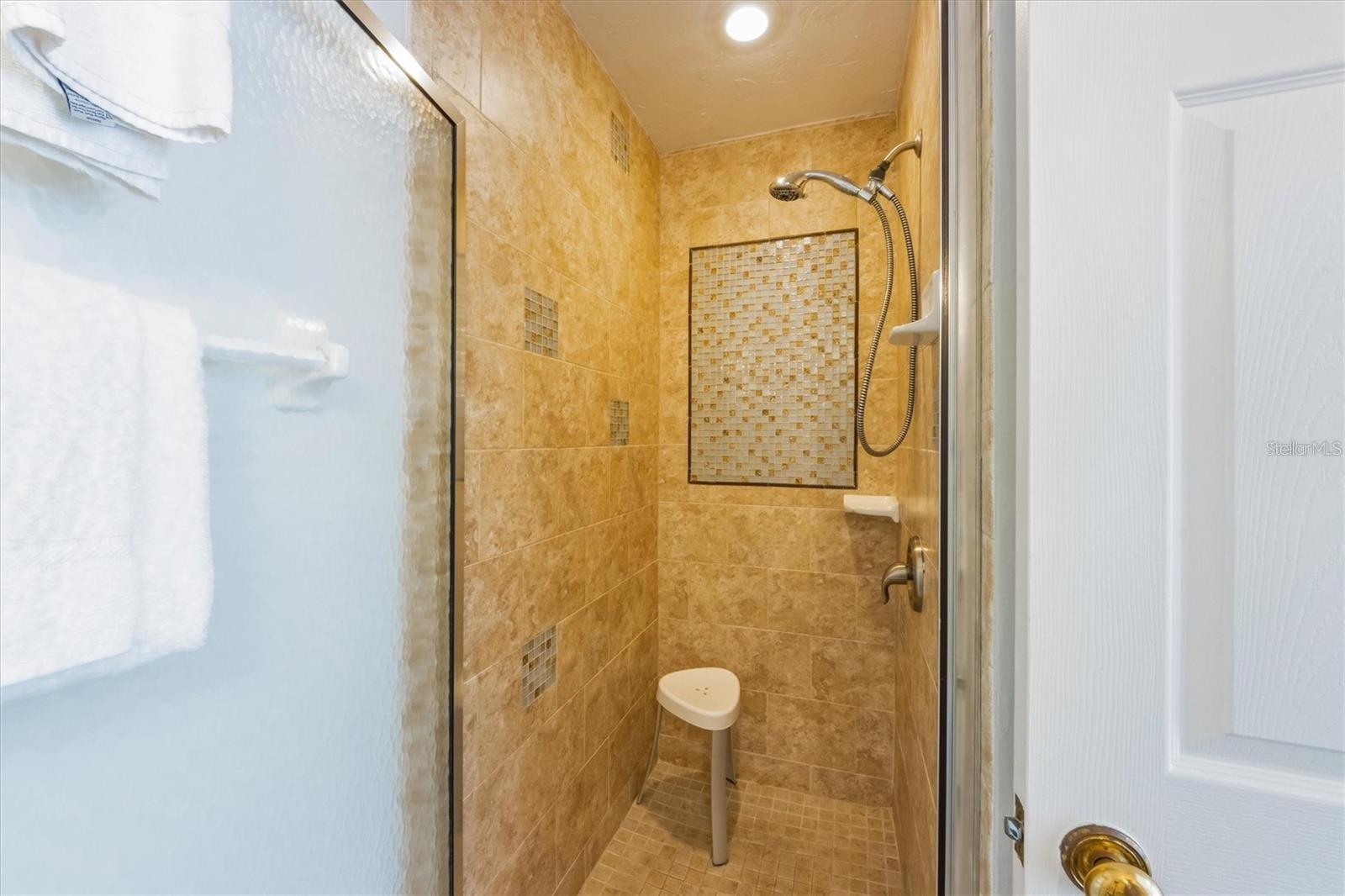 Image 23 of 36 For 110 Oak Avenue A