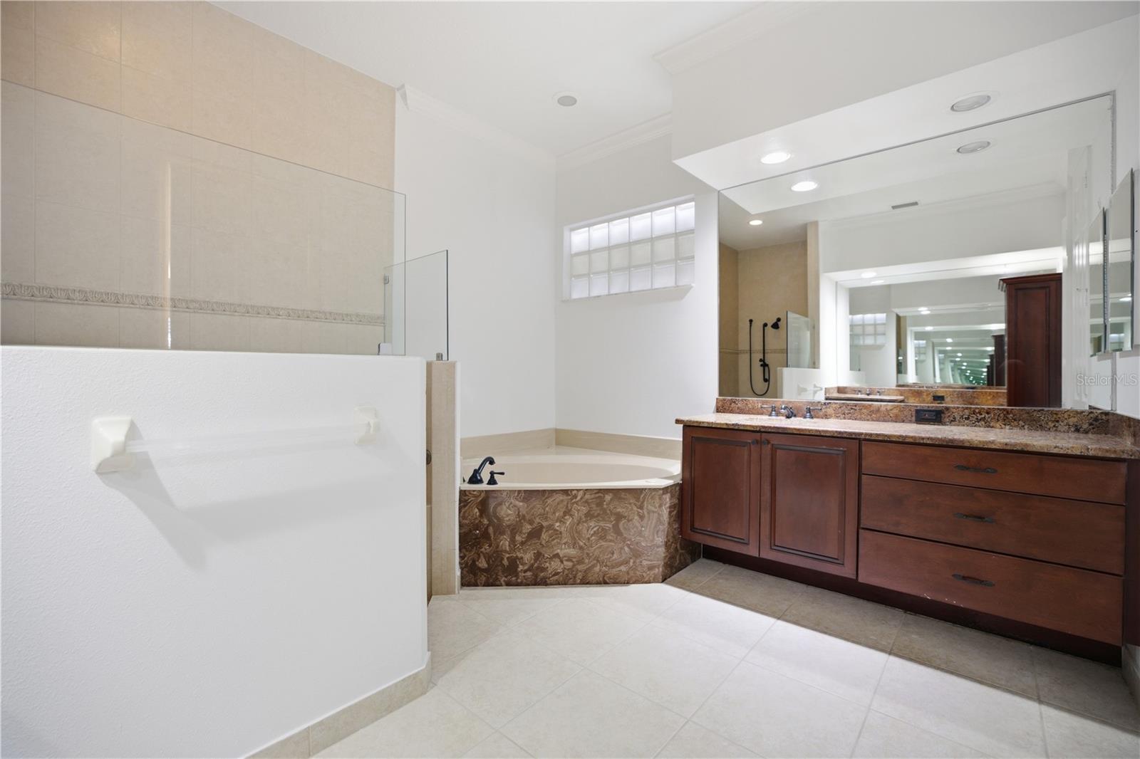 Image 18 of 45 For 6507 41st Court E