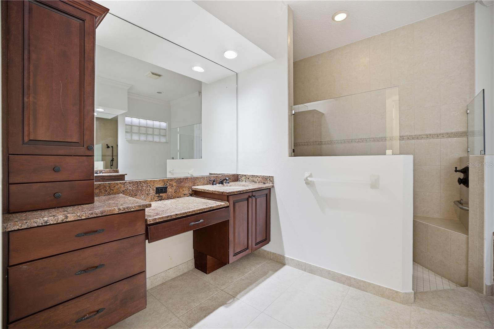 Image 25 of 45 For 6507 41st Court E