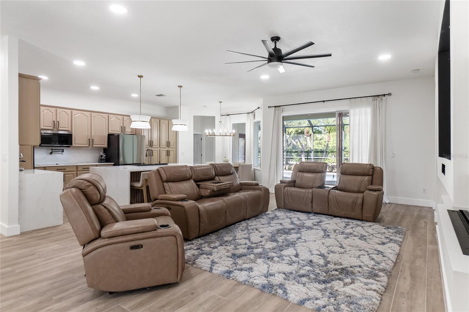 Image 17 of 47 For 12516 24th Street E