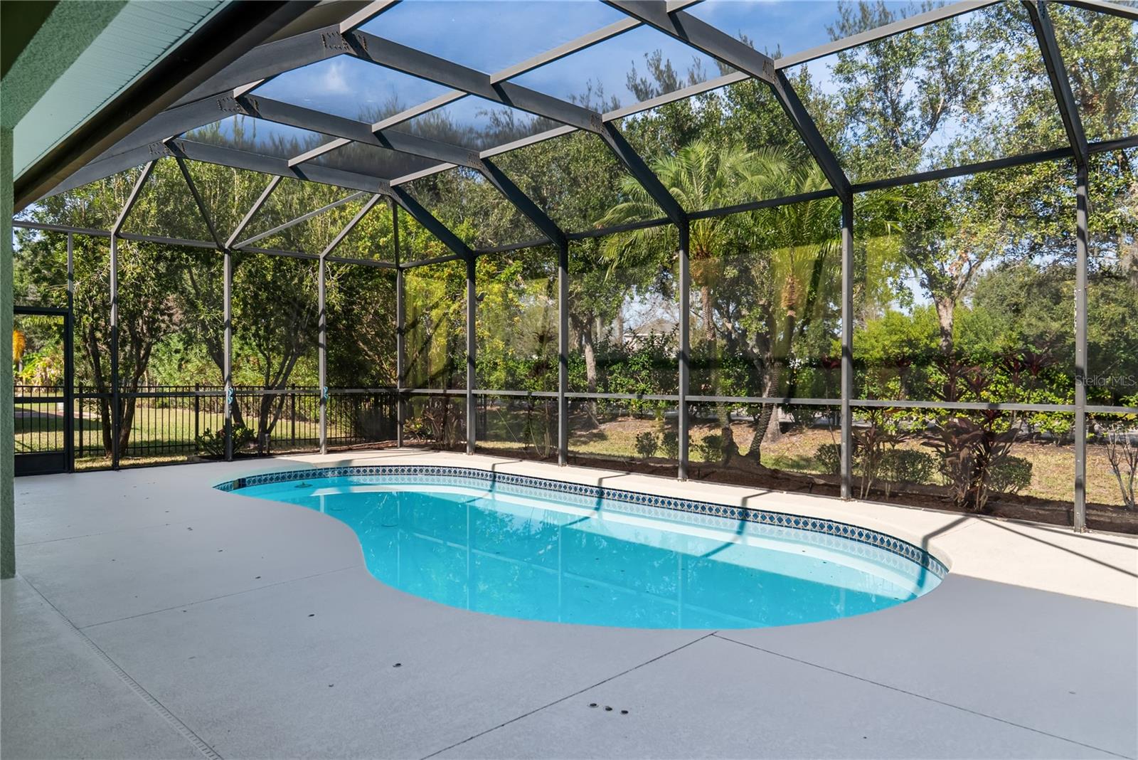 Image 33 of 47 For 12516 24th Street E