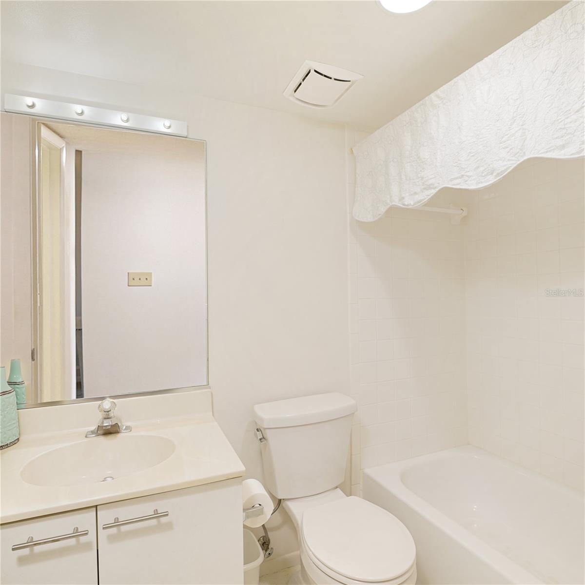 Image 21 of 32 For 3780 Pinebrook Circle 105