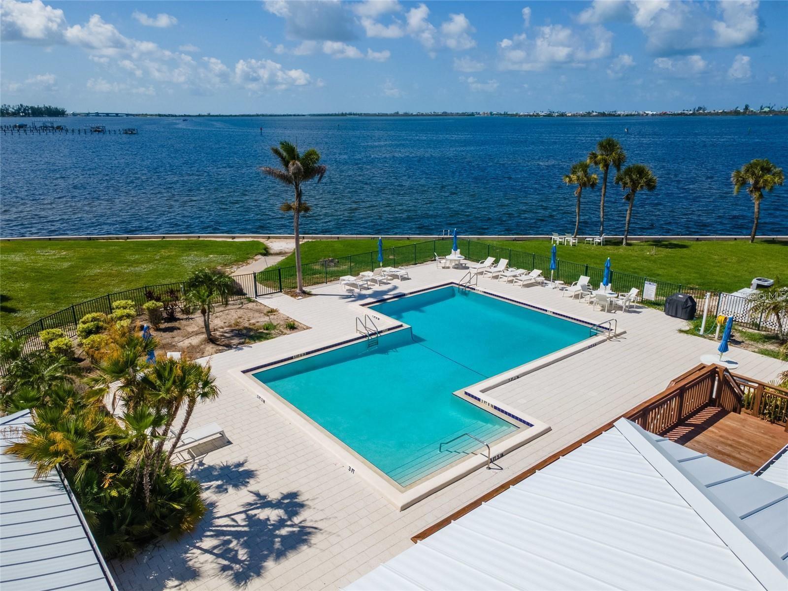 Image 3 of 8 For 13084 Via Cassia