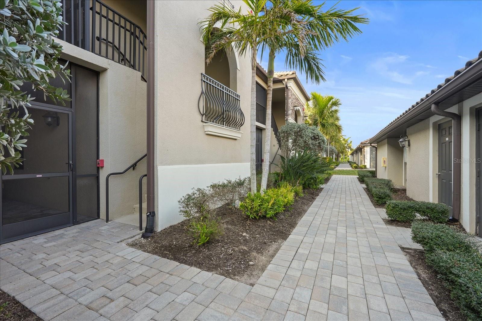 Image 4 of 35 For 5527 Palmer Circle 205