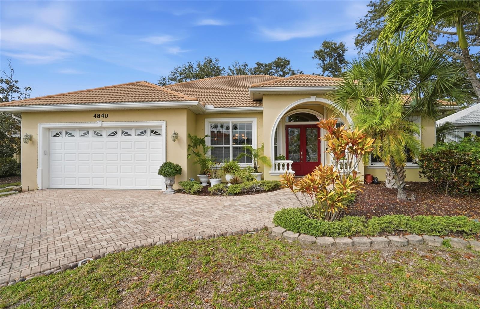 Image 5 of 62 For 4840 Jacaranda Heights Dr