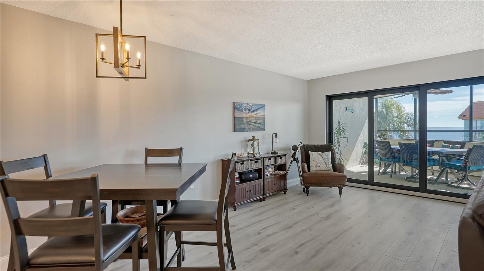 Image 10 of 31 For 108 9th Street S E