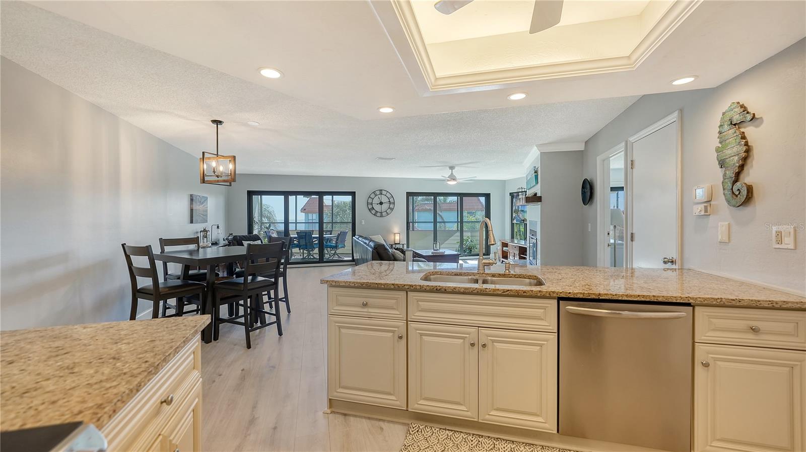 Image 6 of 31 For 108 9th Street S E