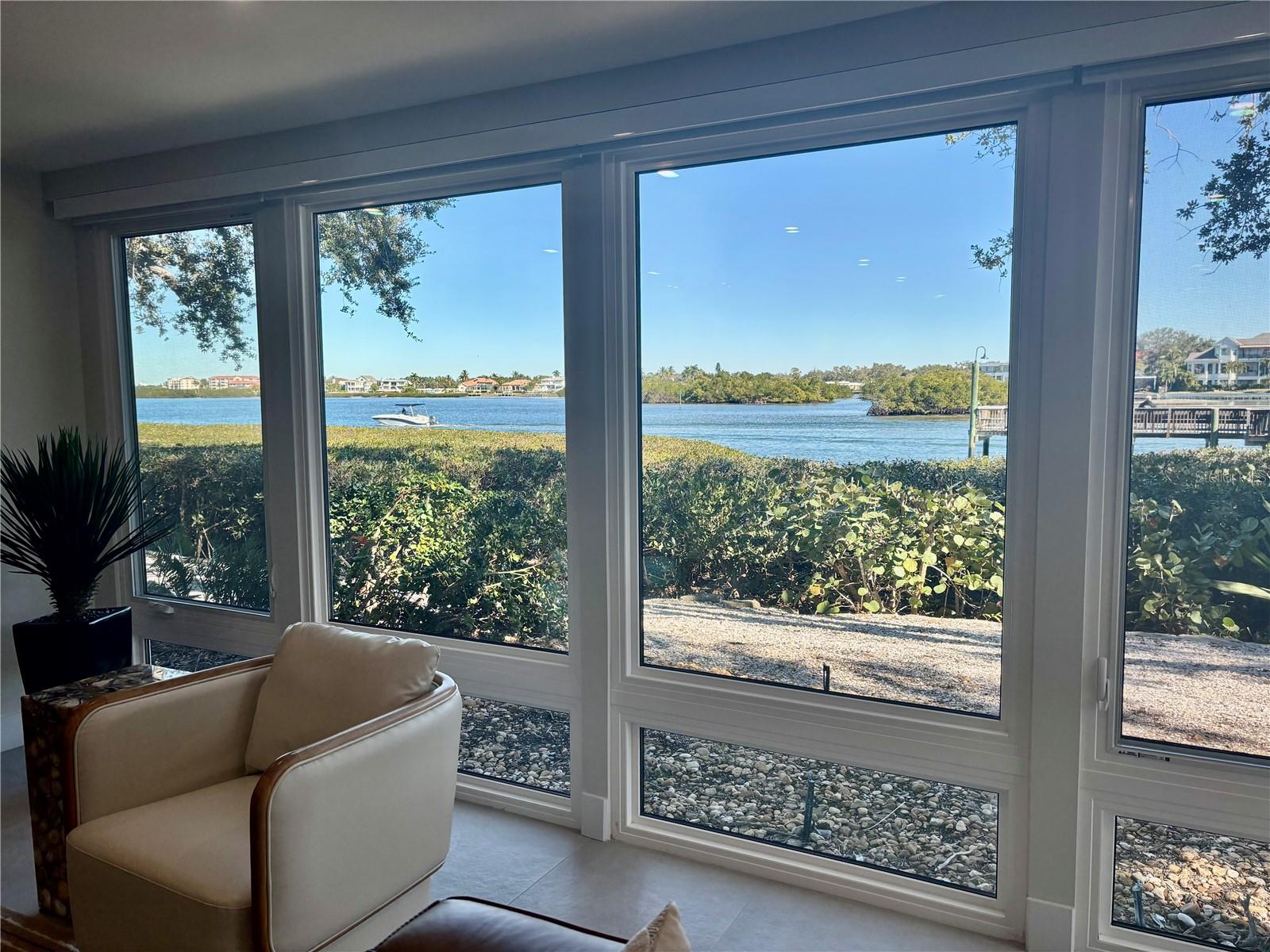 Image 10 of 54 For 6063 Peppertree Way 111