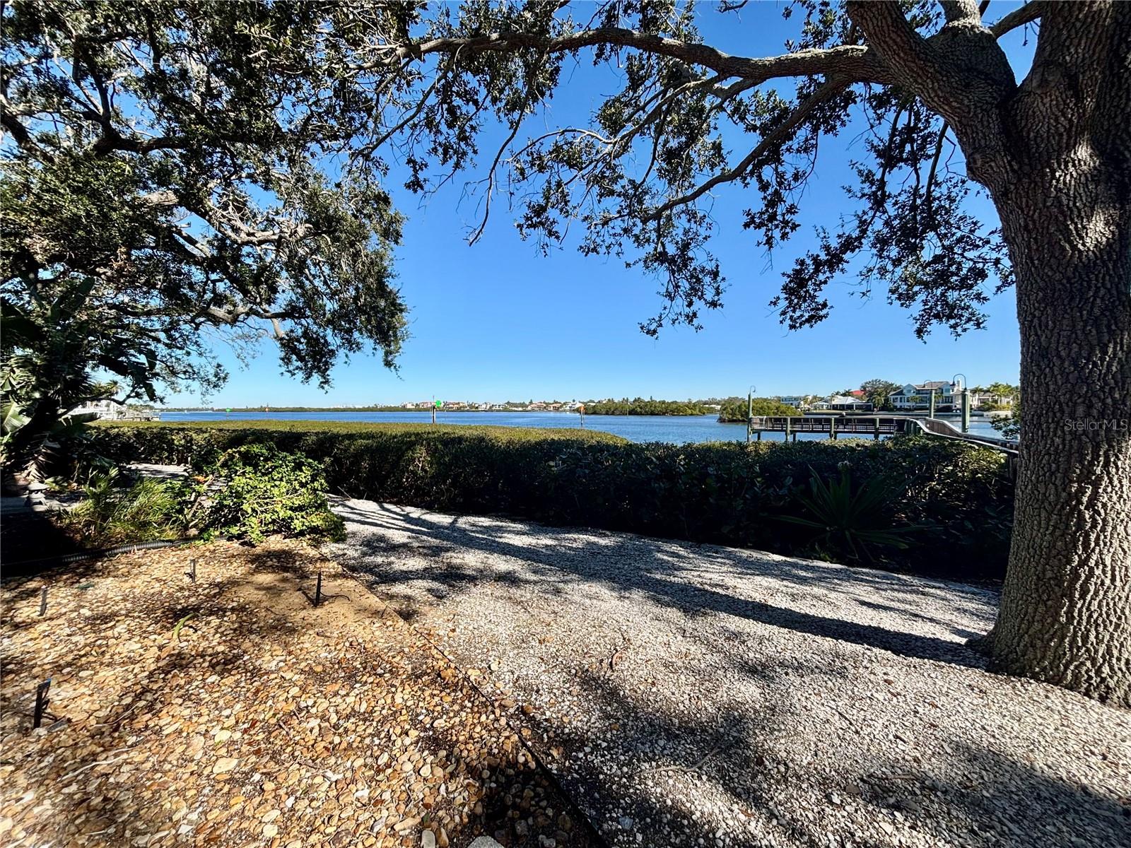 Image 20 of 54 For 6063 Peppertree Way 111