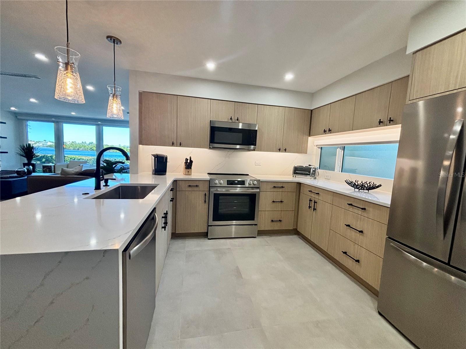 Image 6 of 54 For 6063 Peppertree Way 111