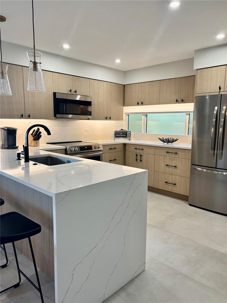 Image 8 of 54 For 6063 Peppertree Way 111