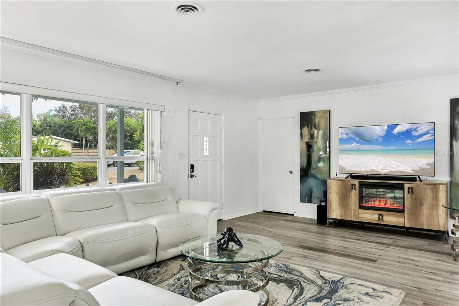 Image 10 of 64 For 1837 Upper Cove Terrace