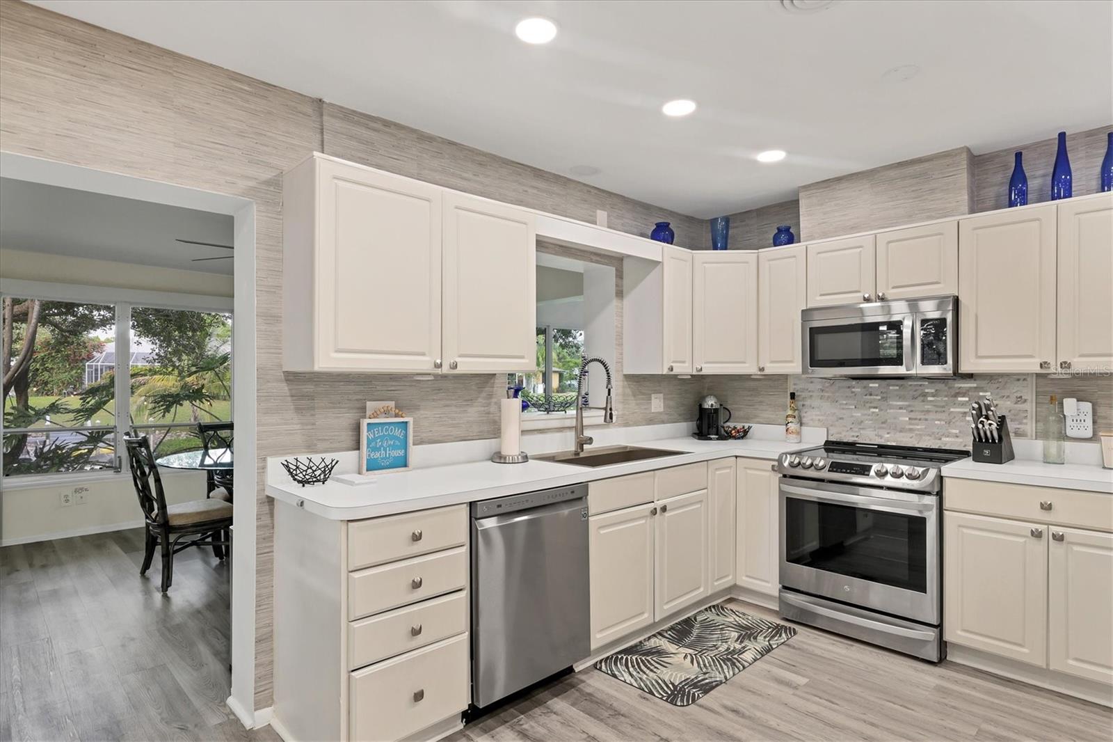 Image 17 of 64 For 1837 Upper Cove Terrace