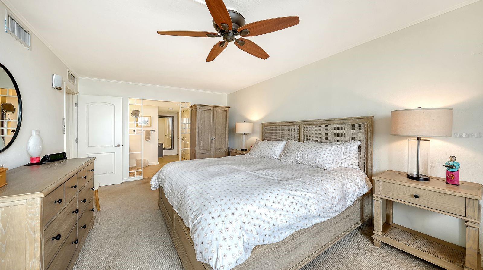 Image 27 of 70 For 2045 Gulf Of Mexico Drive M1-309