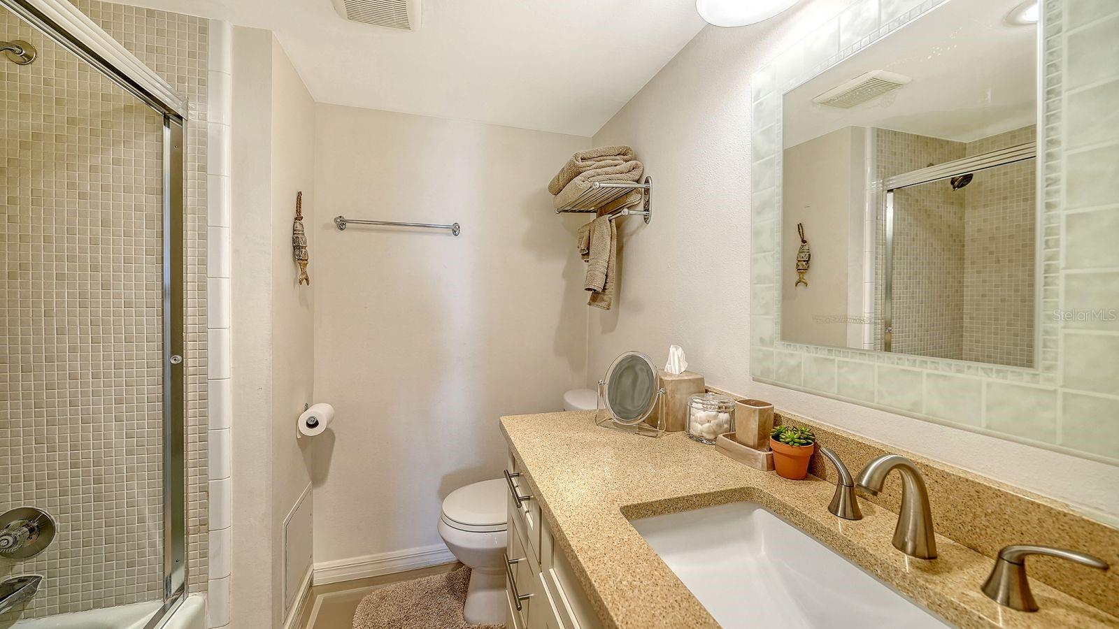 Image 29 of 70 For 2045 Gulf Of Mexico Drive M1-309