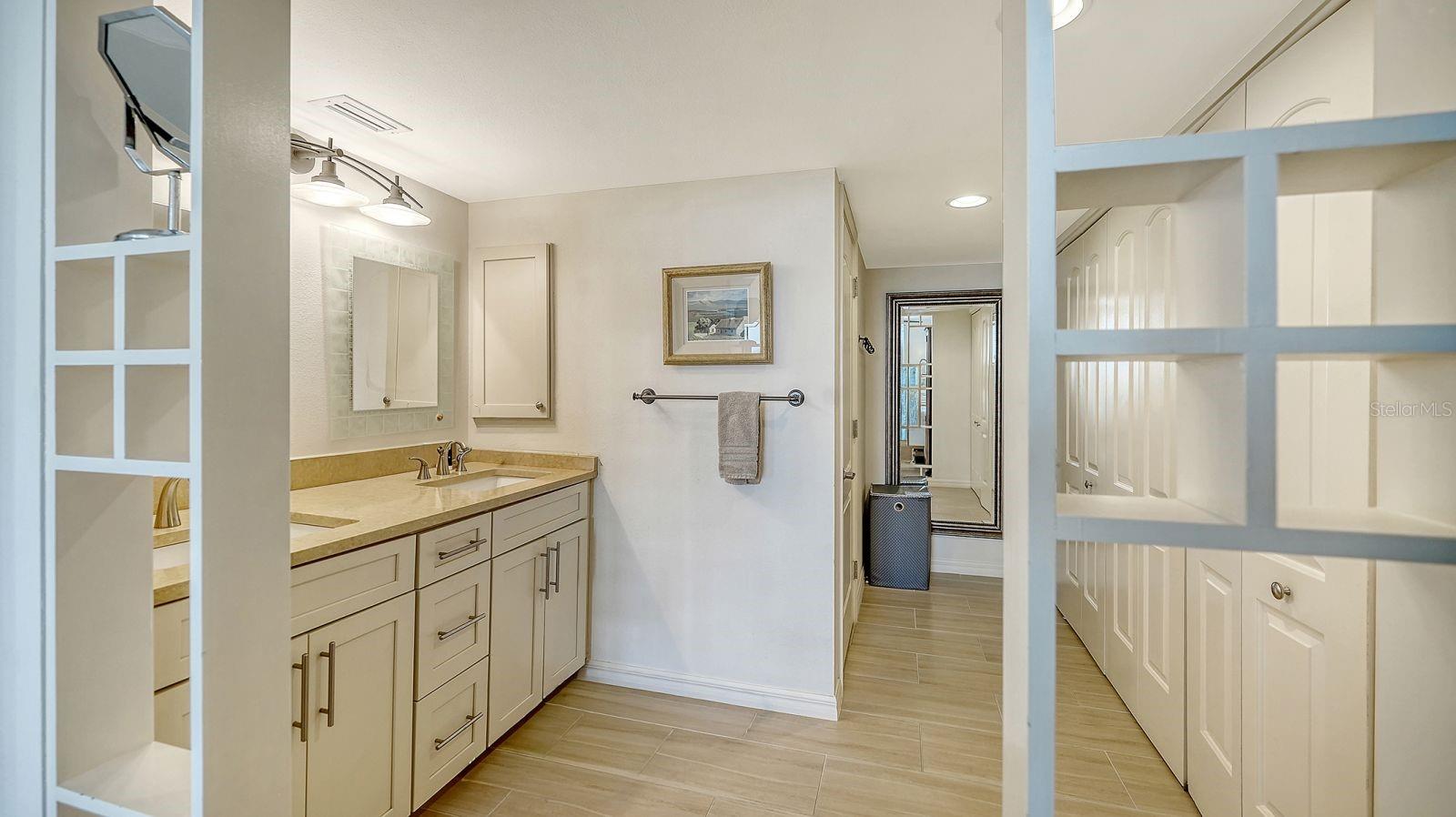 Image 30 of 70 For 2045 Gulf Of Mexico Drive M1-309