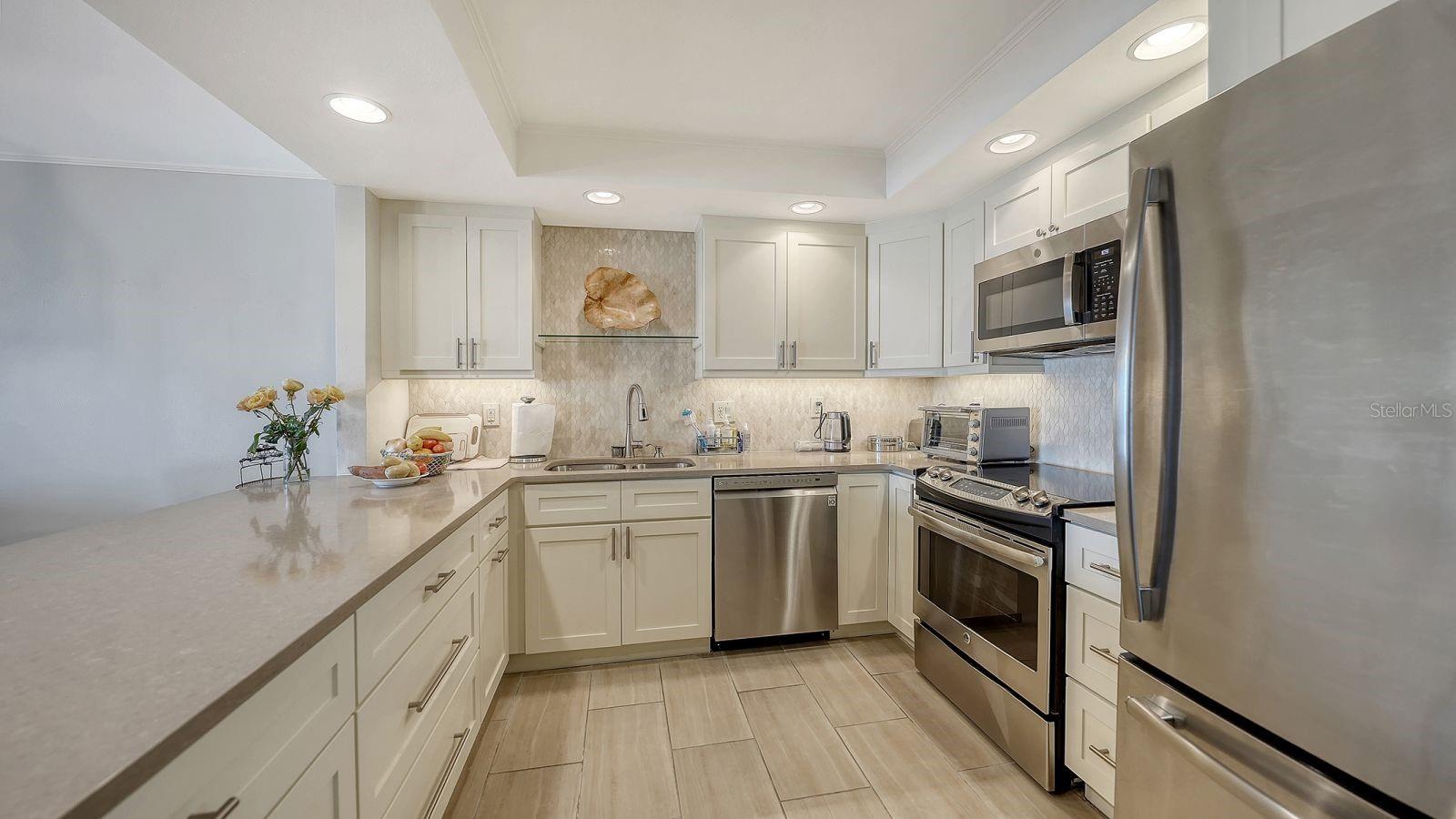 Image 6 of 70 For 2045 Gulf Of Mexico Drive M1-309