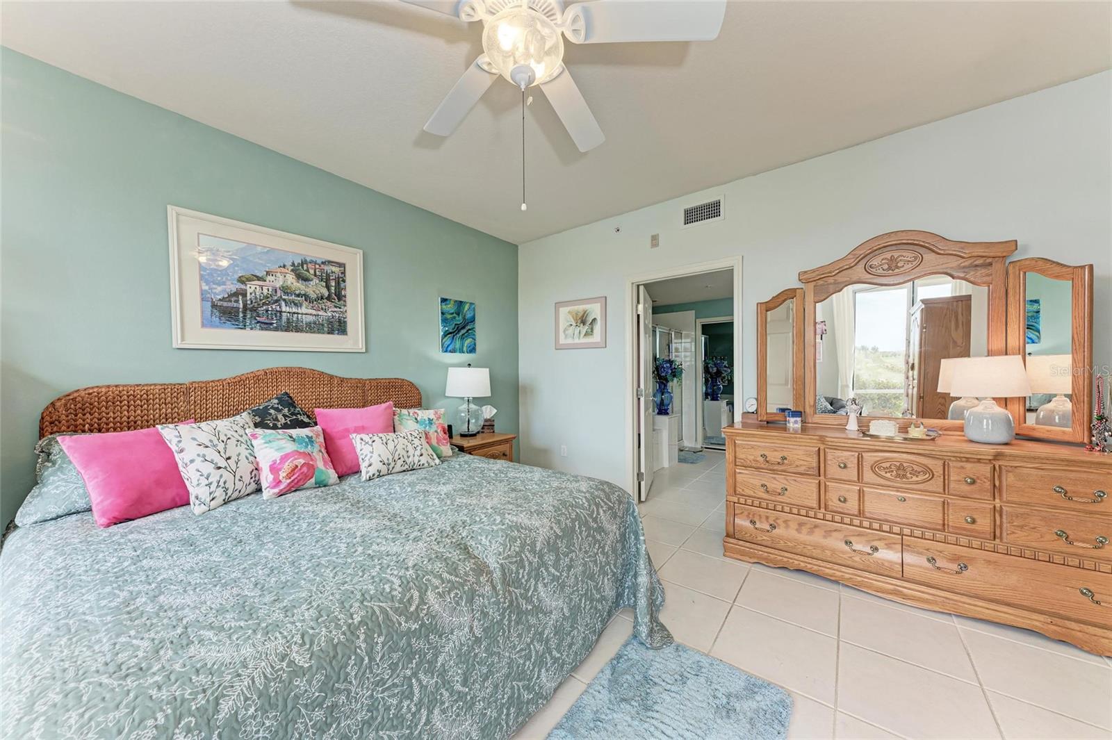 Image 16 of 75 For 23261 Banbury Way 501