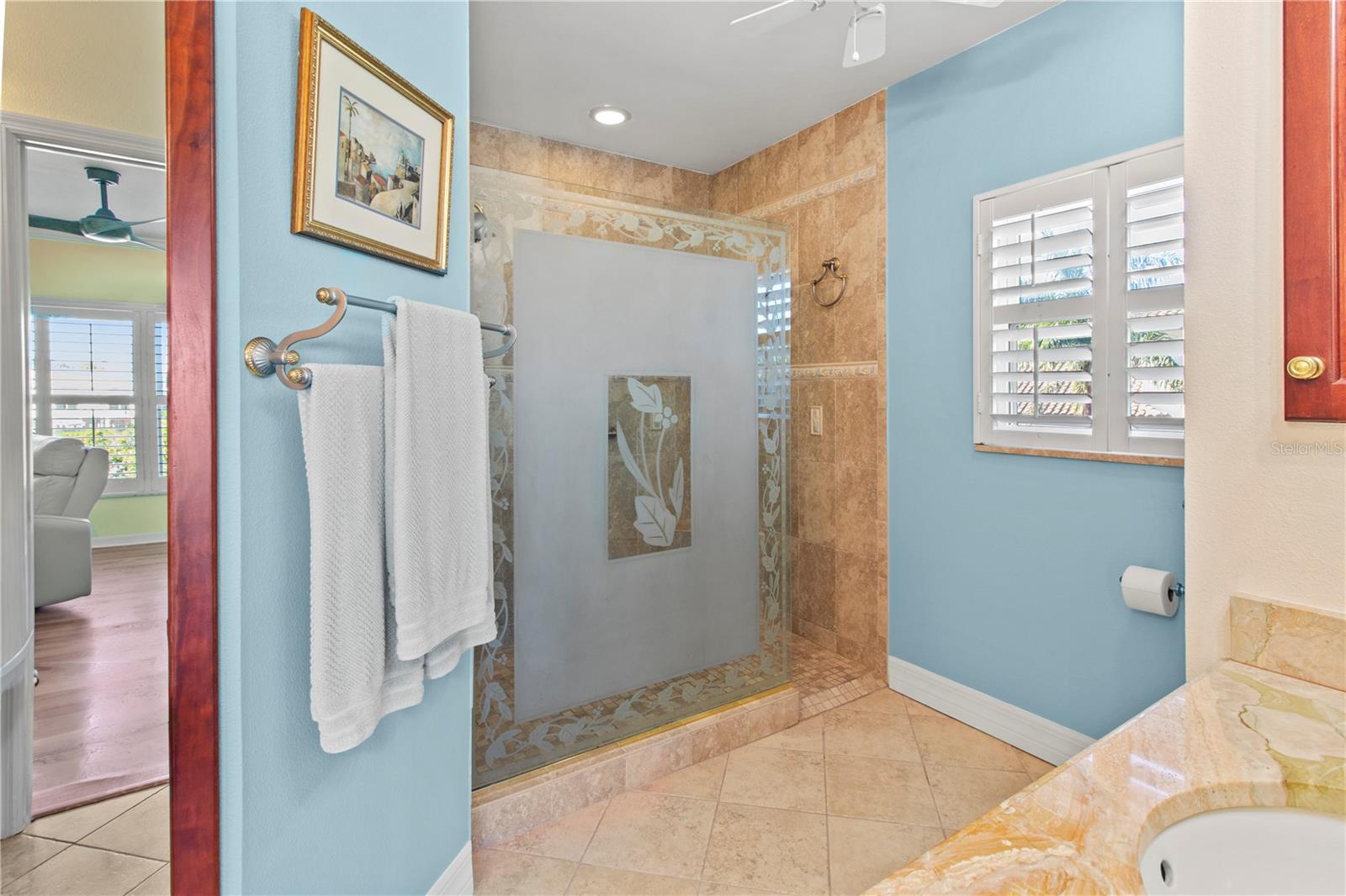 Image 16 of 45 For 4565 Bay Club Drive 27