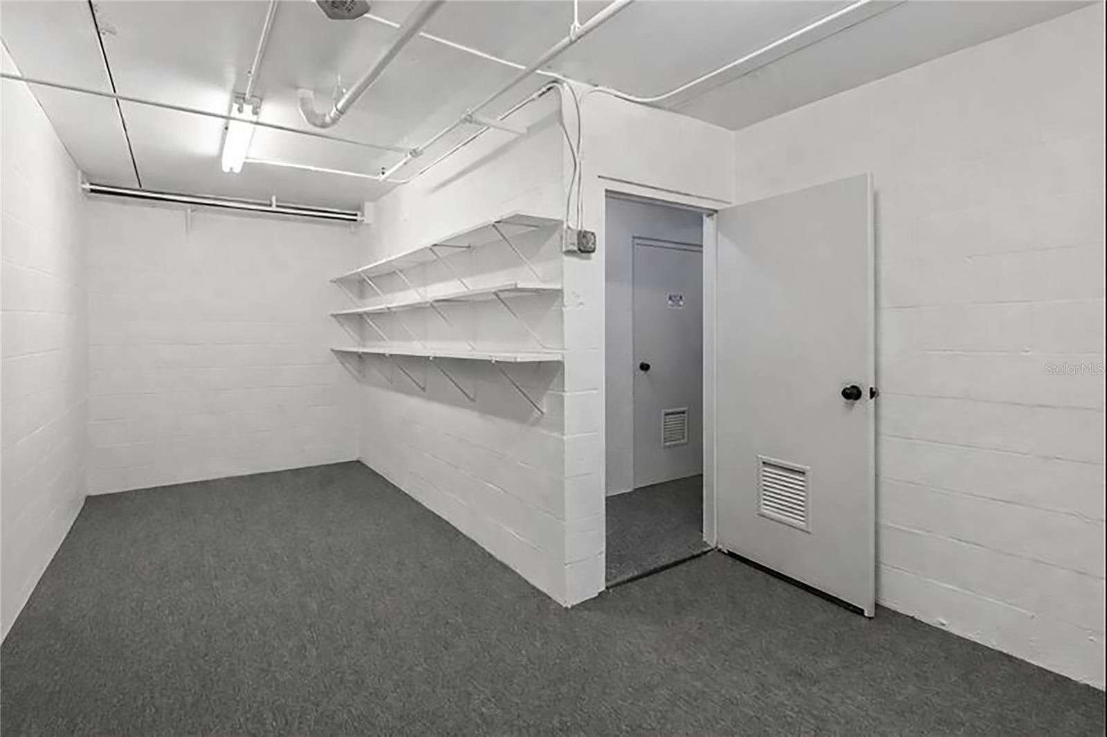 Image 23 of 45 For 4565 Bay Club Drive 27