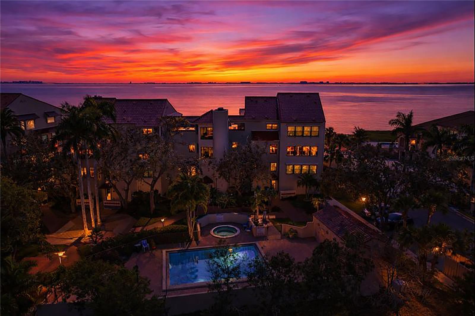 Image 25 of 45 For 4565 Bay Club Drive 27