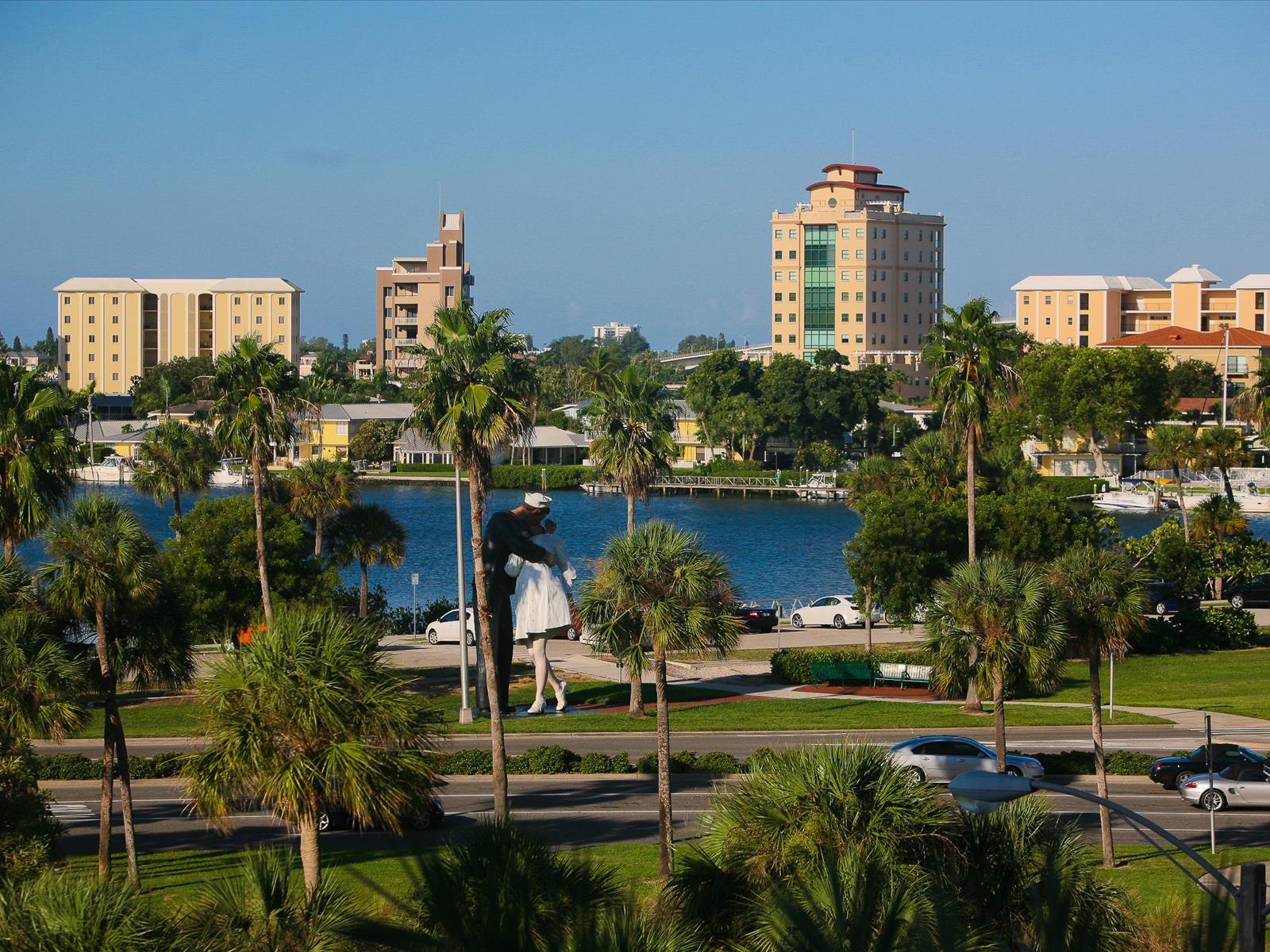 Image 41 of 45 For 4565 Bay Club Drive 27