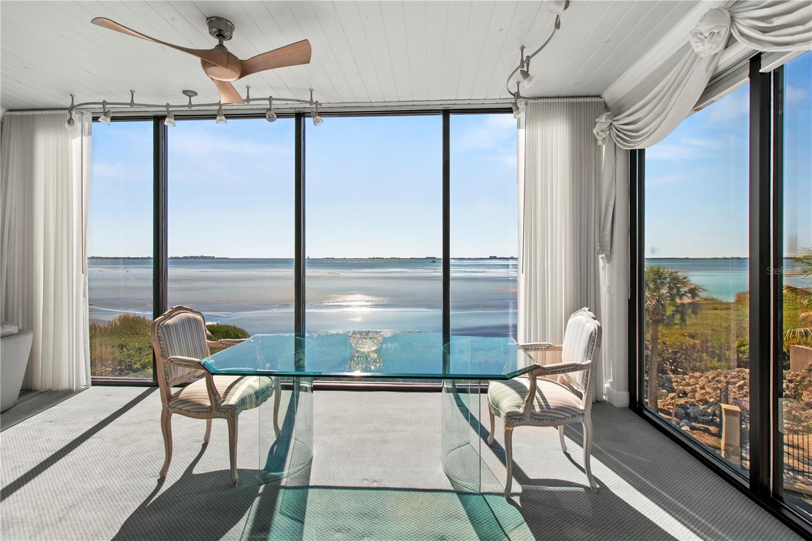 Image 7 of 45 For 4565 Bay Club Drive 27