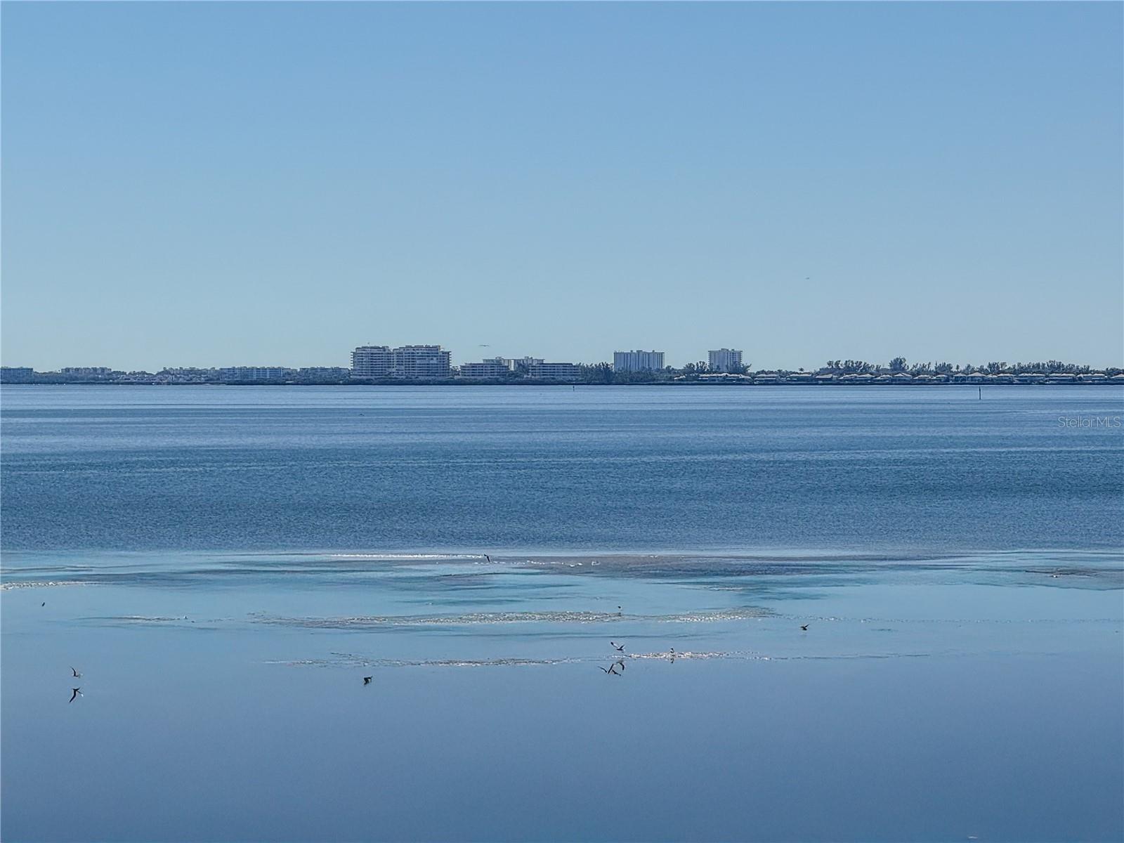 Image 8 of 45 For 4565 Bay Club Drive 27