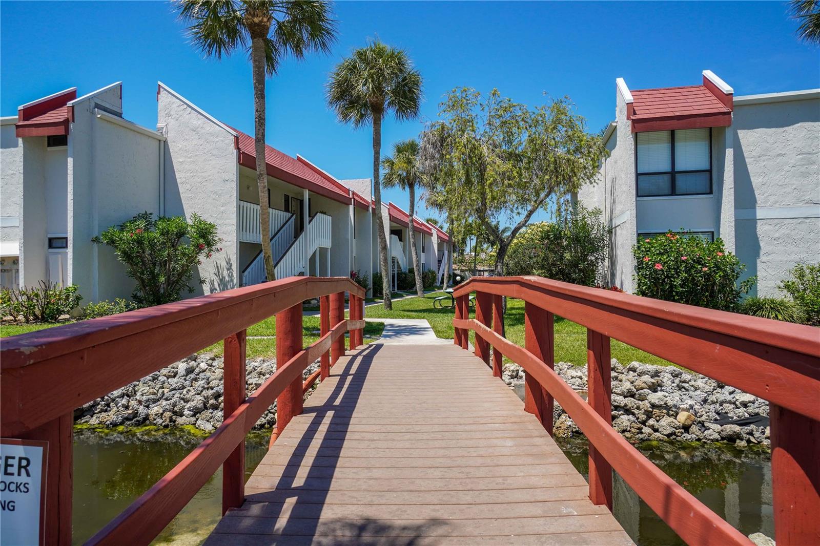 Image 21 of 28 For 1801 Gulf Drive N 211