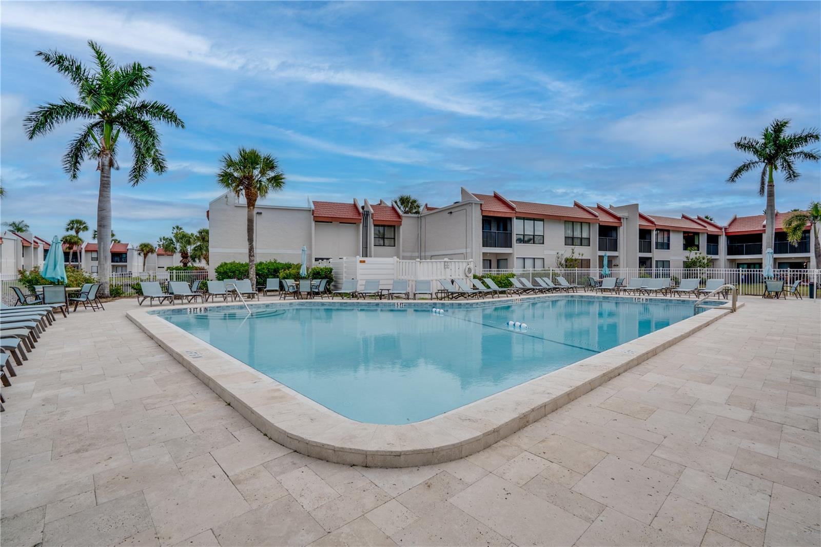 Image 22 of 28 For 1801 Gulf Drive N 211