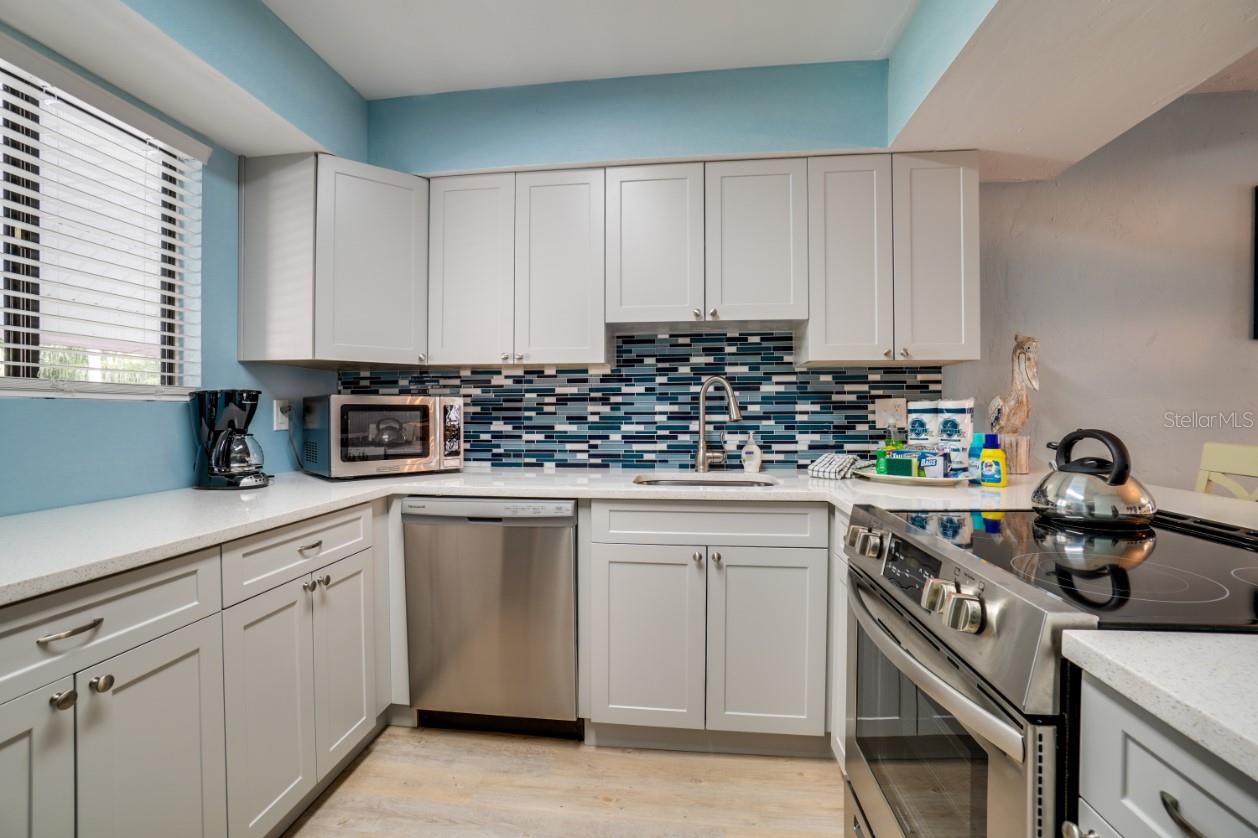 Image 5 of 28 For 1801 Gulf Drive N 211