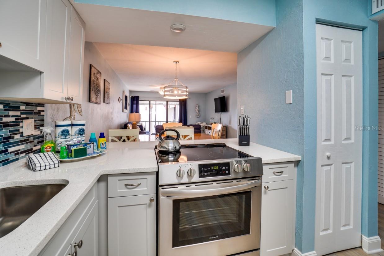 Image 6 of 28 For 1801 Gulf Drive N 211