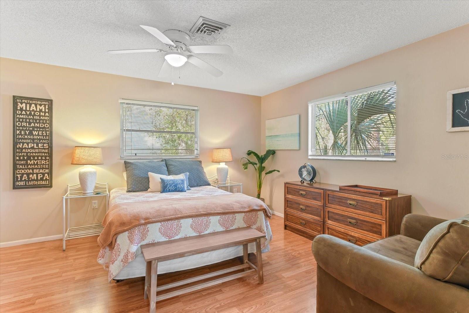 Image 18 of 41 For 140 Avenida De La Isla