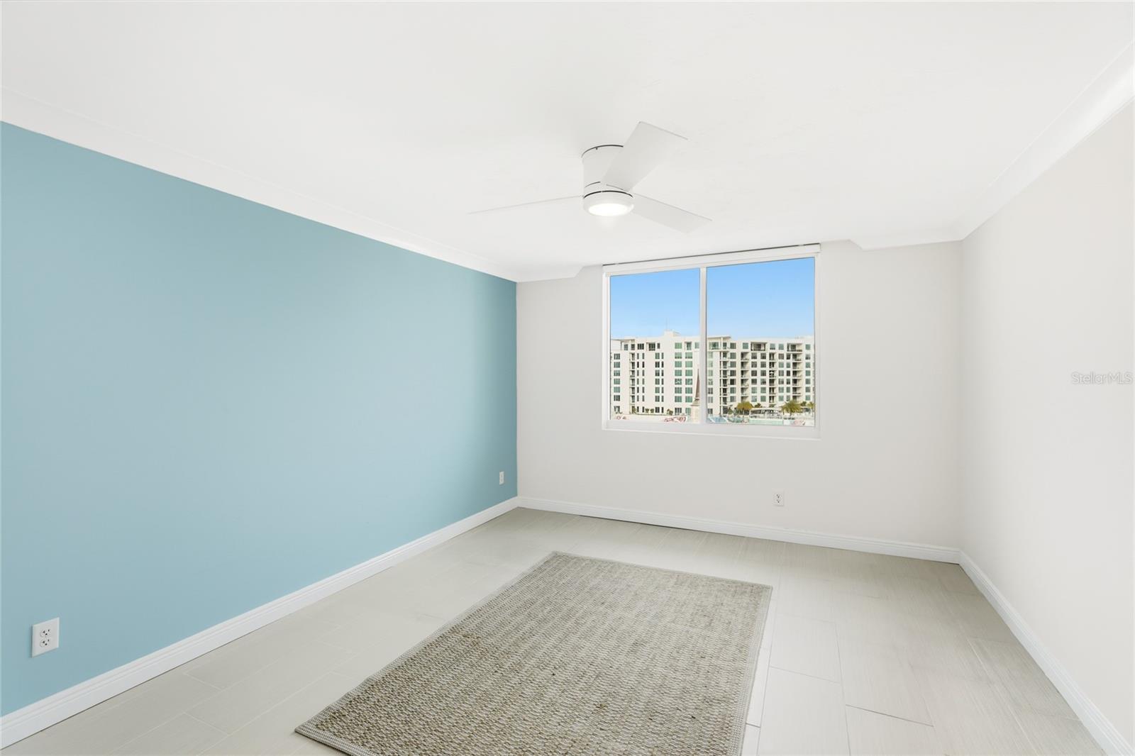 Image 14 of 39 For 101 Gulfstream Avenue 14d