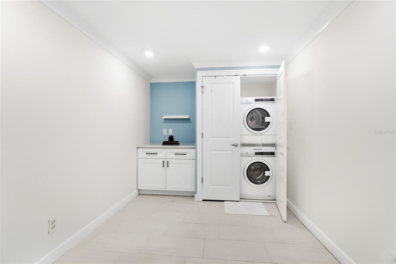 Image 18 of 39 For 101 Gulfstream Avenue 14d