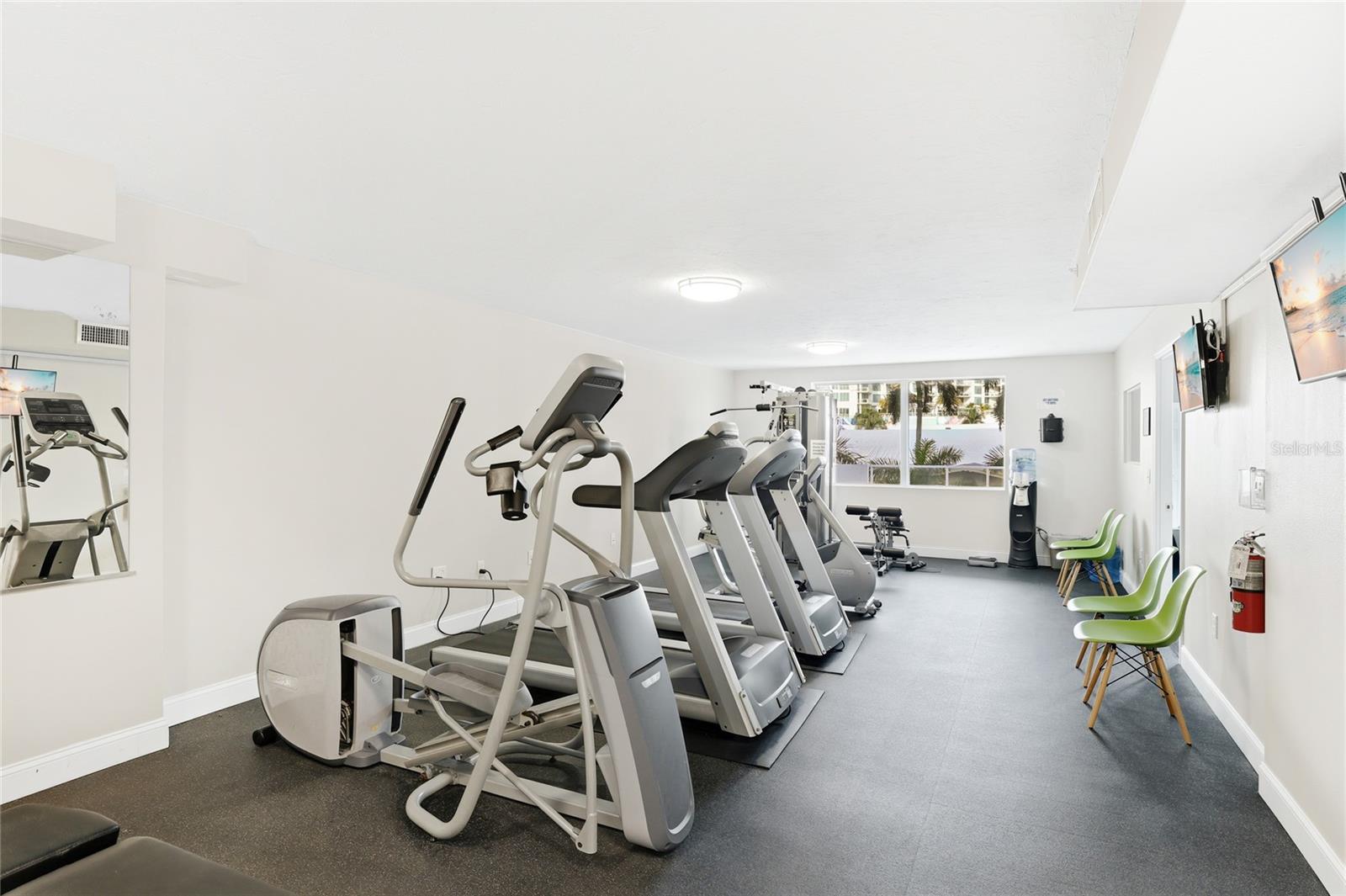 Image 33 of 39 For 101 Gulfstream Avenue 14d