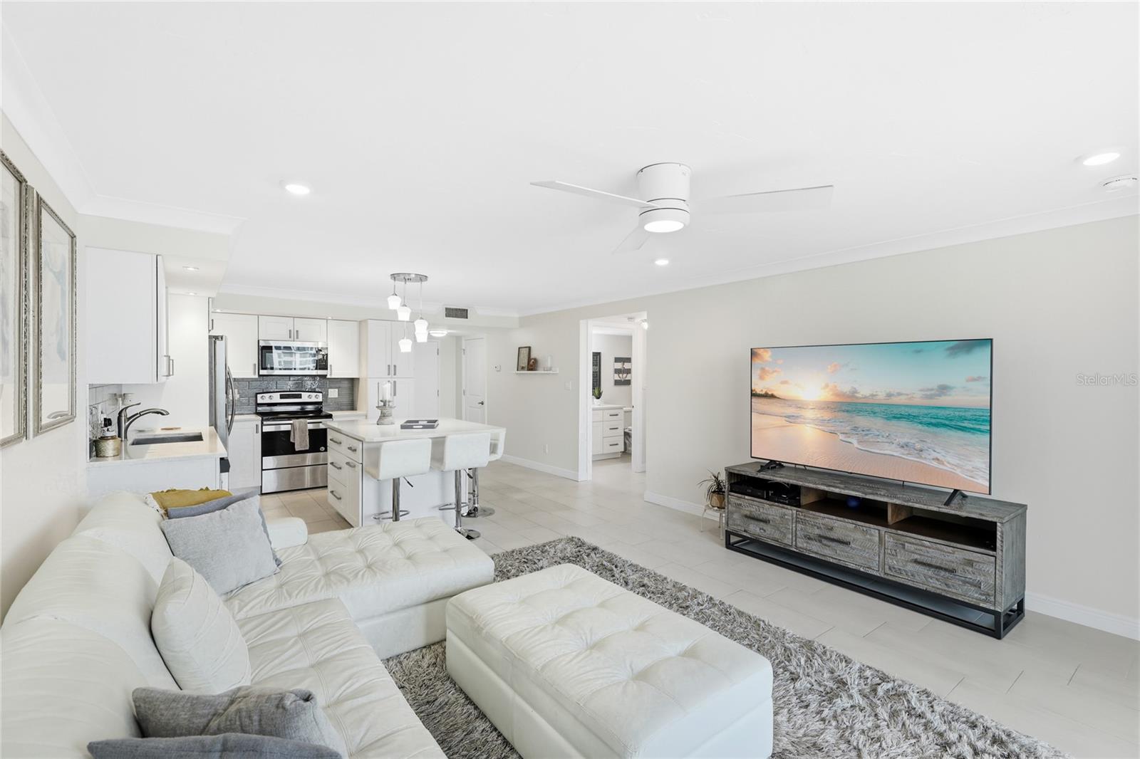 Image 9 of 39 For 101 Gulfstream Avenue 14d