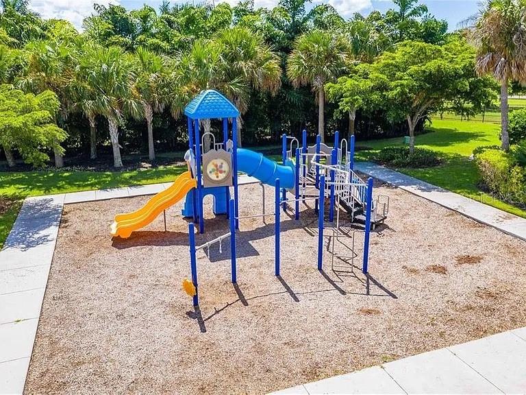 Image 27 of 33 For 109 Moscata Way