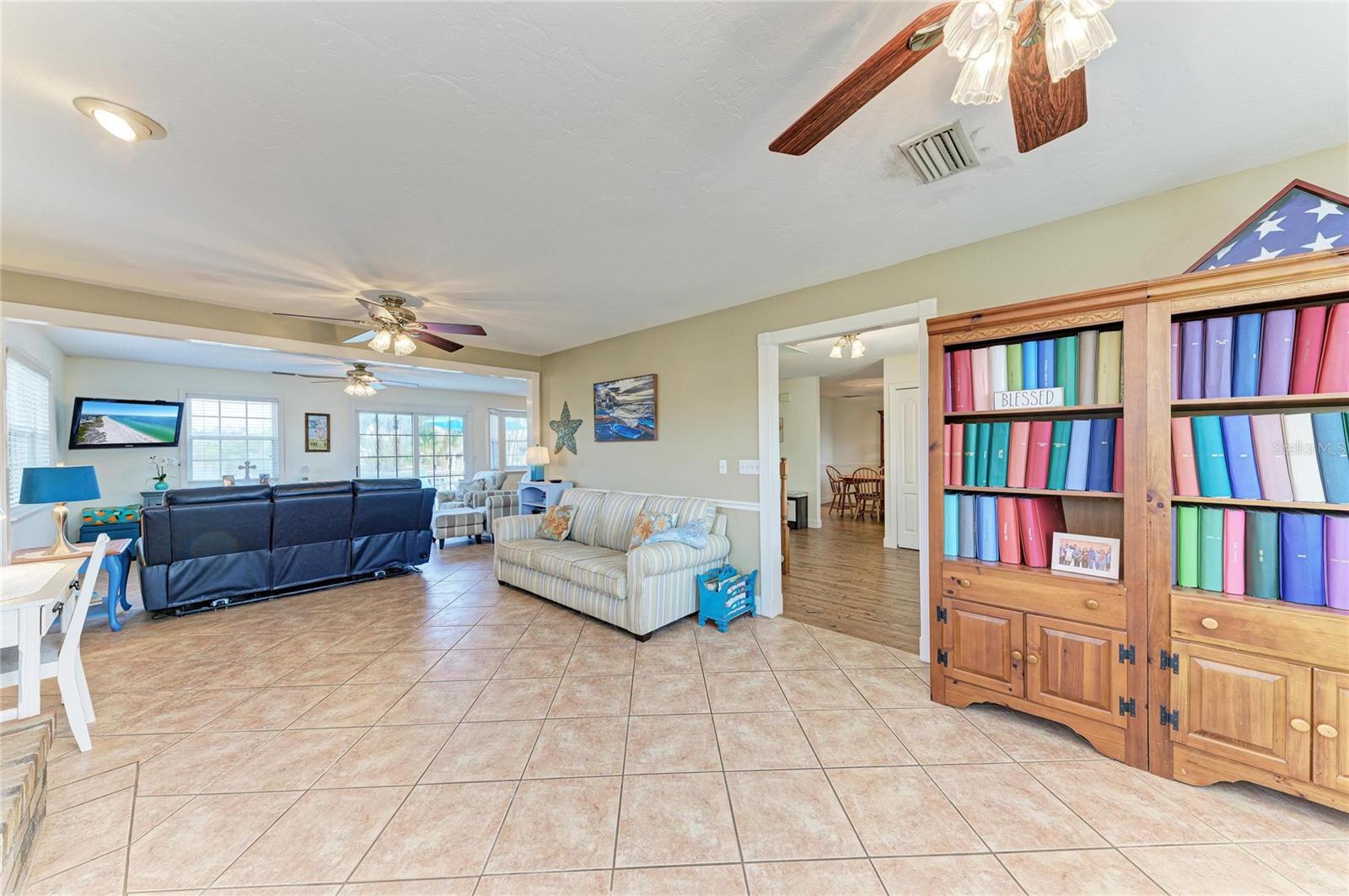 Image 12 of 57 For 1914 24th Avenue W