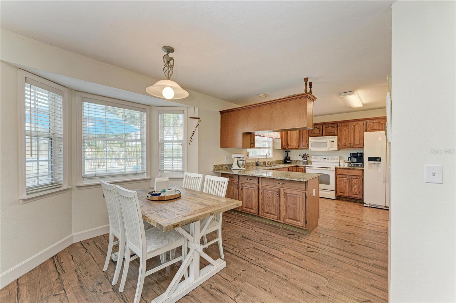 Image 18 of 57 For 1914 24th Avenue W