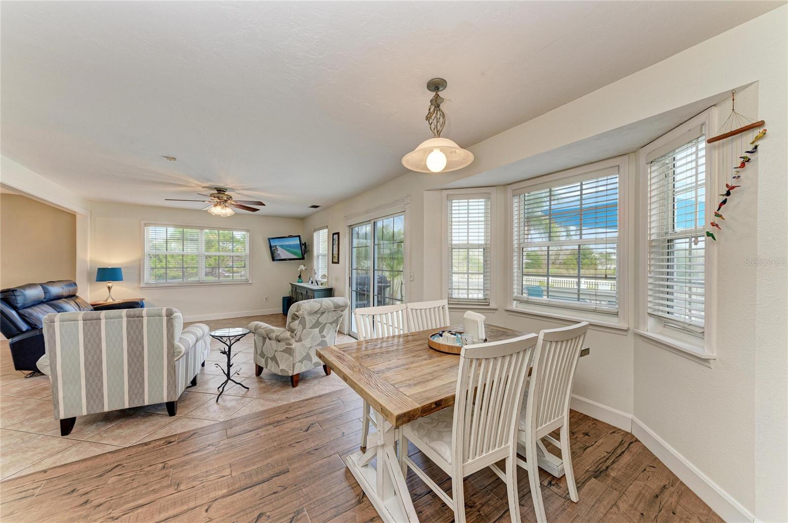 Image 20 of 57 For 1914 24th Avenue W