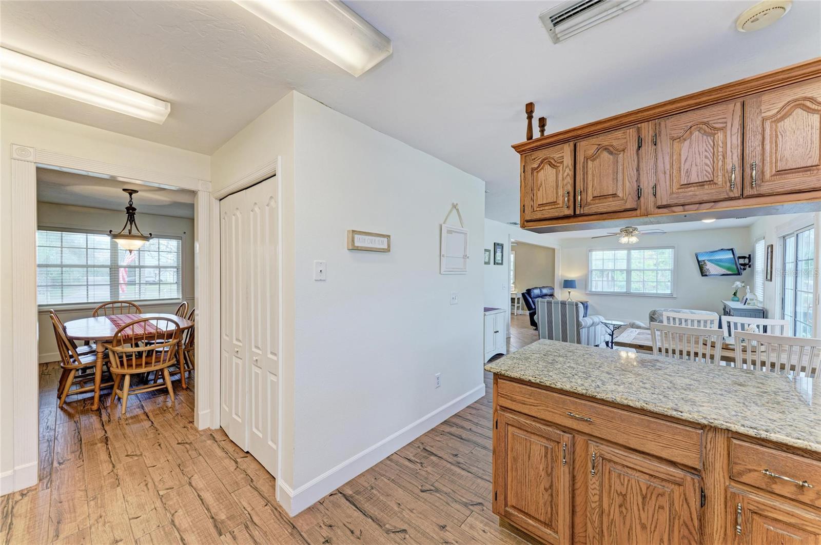 Image 22 of 57 For 1914 24th Avenue W