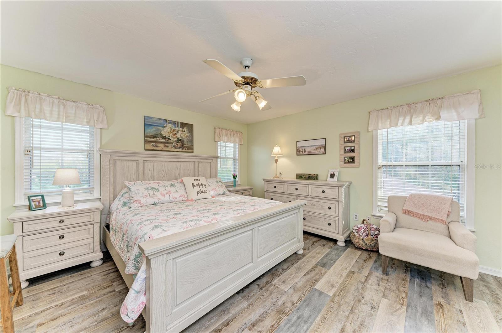 Image 28 of 57 For 1914 24th Avenue W