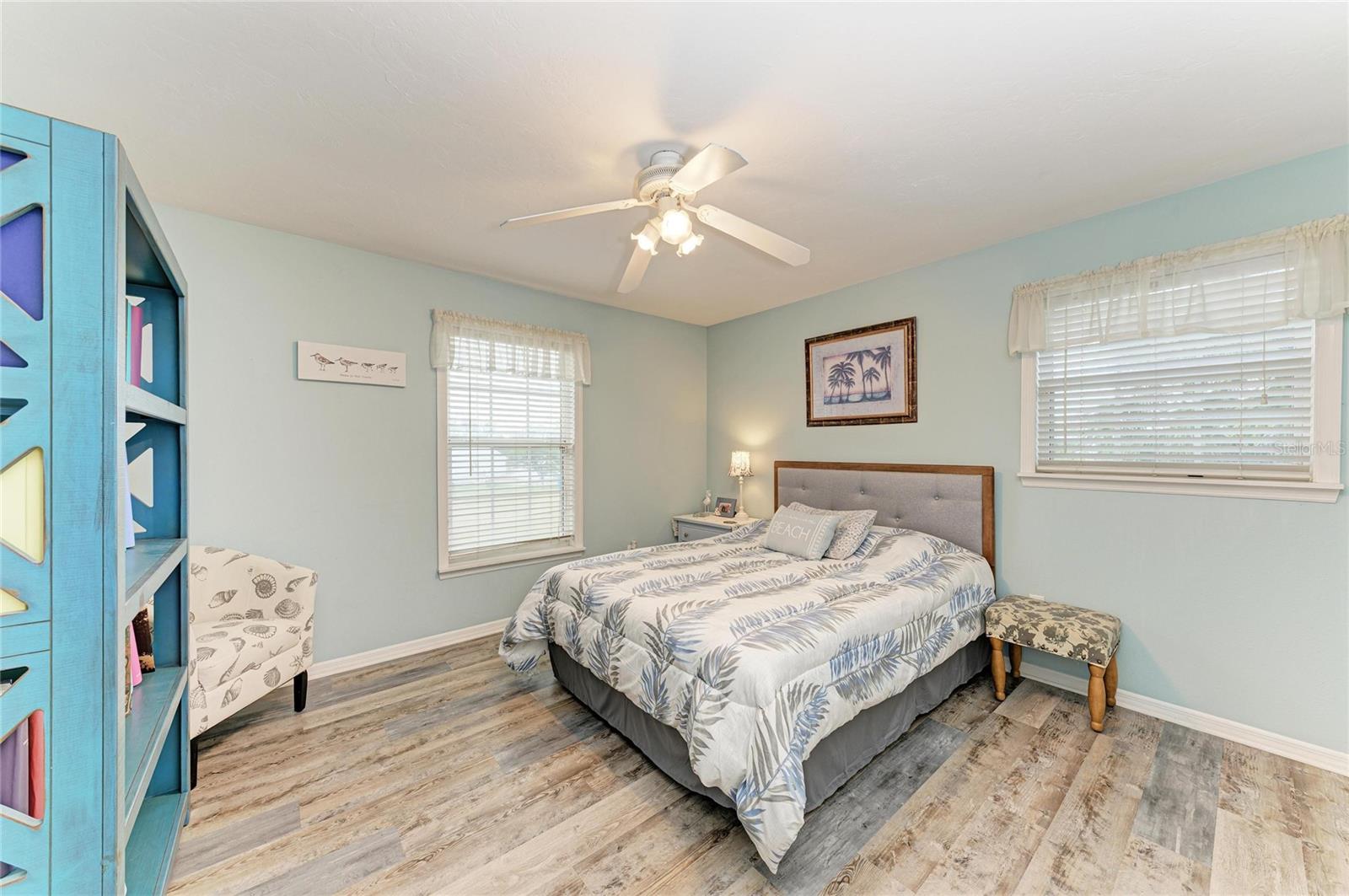 Image 33 of 57 For 1914 24th Avenue W