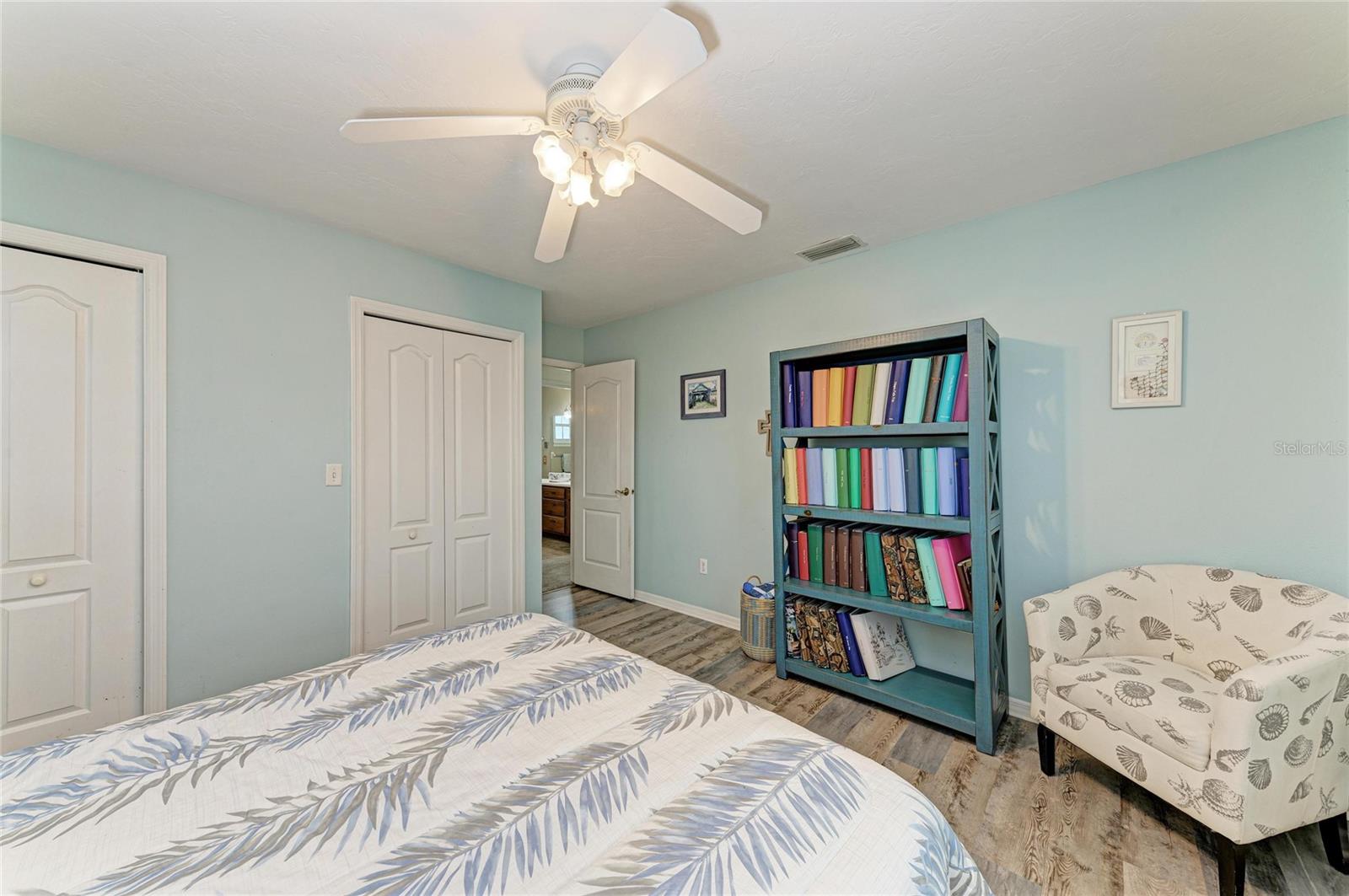 Image 34 of 57 For 1914 24th Avenue W